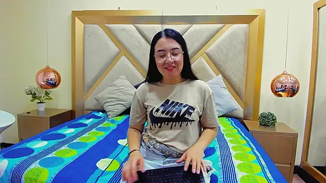 ChloeAshdord online show from April 2026 01:04:02 PM