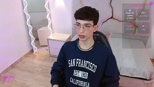 Snapshot of kaii_tay1 chatting on April 2026 11:35:01 AM kaii tay1 online show from April 2026 11:35:01 AM