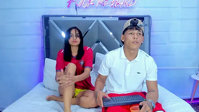 EndlessTwo online show from April 2026 06:08:02 PM