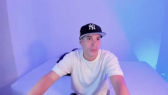 Snapshot of Axel__fierro chatting on April 2026 07:48:01 PM Axel fierro online show from April 2026 07:48:01 PM