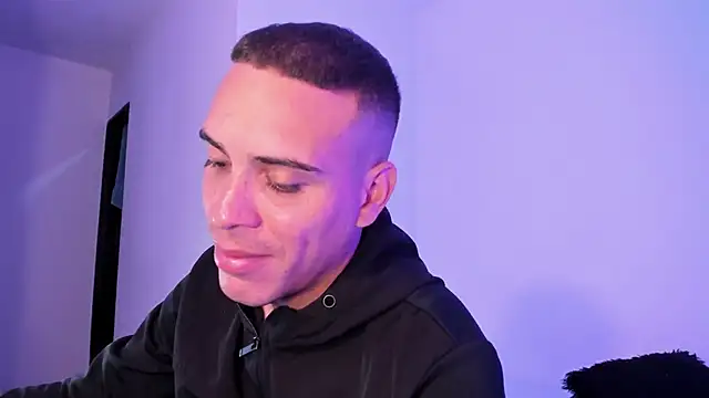 Snapshot of Axel__fierro chatting on April 2026 07:50:02 PM Axel fierro online show from April 2026 07:50:02 PM