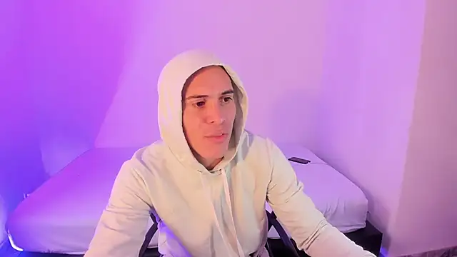 Snapshot of Axel__fierro chatting on April 2026 08:03:02 PM Axel fierro online show from April 2026 08:03:02 PM