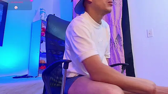 Snapshot of Axel__fierro chatting on April 2026 12:51:01 PM Axel fierro online show from April 2026 12:51:01 PM