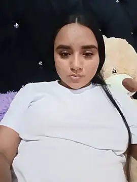 Snapshot of Valentina_Narvaez chatting on June 2026 06:14:01 PM Valentina Narvaez online show from June 2026 06:14:01 PM