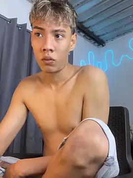 Snapshot of Ethan_Noa chatting on April 2026 01:20:01 PM Ethan Noa online show from April 2026 01:20:01 PM