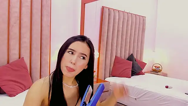 Zoe Monrow online show from May 2026 12:45:01 PM