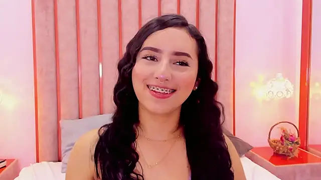 Zoe Monrow online show from May 2026 12:44:01 PM