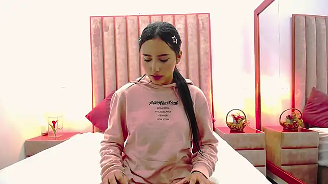 Snapshot of Zoe_Monrow chatting on April 2026 11:15:01 AM Zoe Monrow online show from April 2026 11:15:01 AM