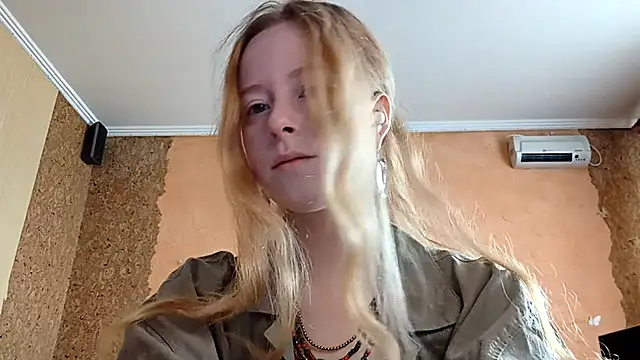 Snapshot of KateVibe_01 chatting on June 2026 10:03:02 PM KateVibe 01 online show from June 2026 10:03:02 PM
