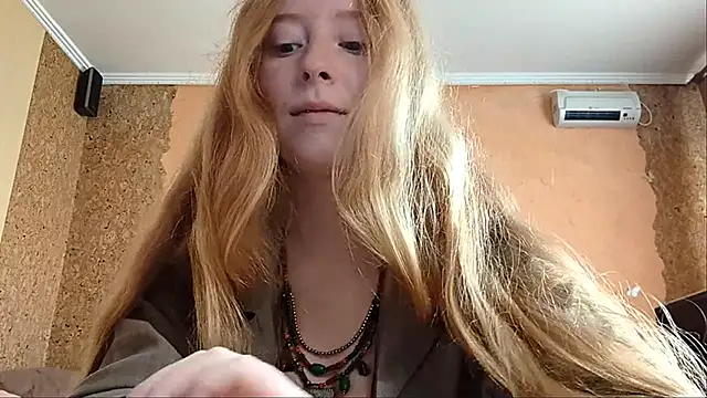 Snapshot of KateVibe_01 chatting on June 2026 12:06:01 AM KateVibe 01 online show from June 2026 12:06:01 AM