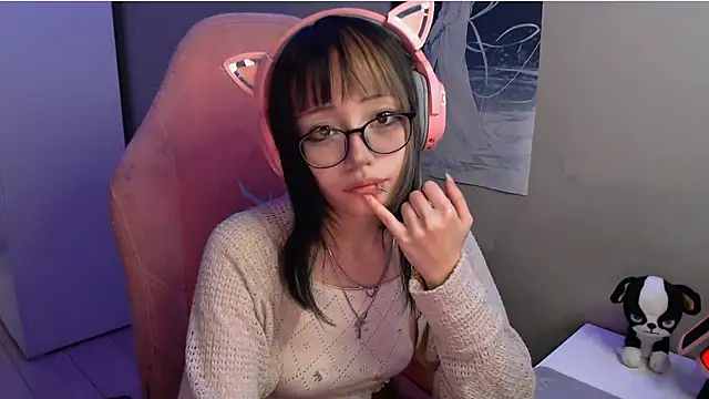 Snapshot of SaxonDibs chatting on April 2026 01:04:02 PM SaxonDibs online show from April 2026 01:04:02 PM