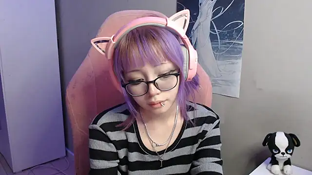 Snapshot of SaxonDibs chatting on April 2026 02:12:02 PM SaxonDibs online show from April 2026 02:12:02 PM