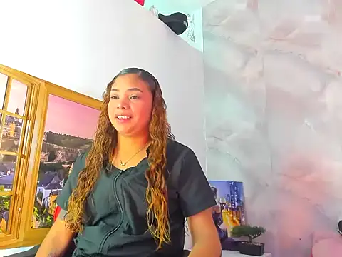 Snapshot of EllyBloom chatting on April 2026 02:02:01 PM EllyBloom online show from April 2026 02:02:01 PM