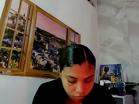 Snapshot of EllyBloom chatting on April 2026 01:38:02 PM EllyBloom online show from April 2026 01:38:02 PM