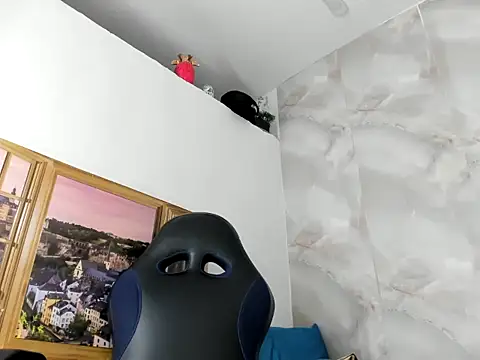 EllyBloom online show from May 2026 01:42:01 PM