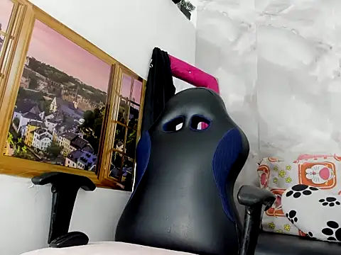 EllyBloom online show from May 2026 01:37:02 PM