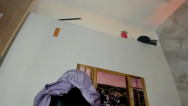 EllyBloom online show from June 2026 01:33:01 PM