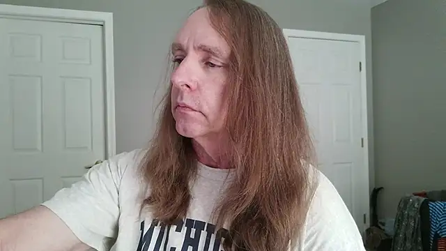Magnus Luv online show from July 2026 12:23:01 PM