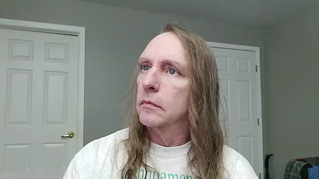 Magnus Luv online show from July 2026 10:40:02 PM