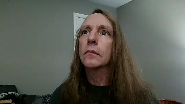 Magnus Luv online show from July 2026 12:17:01 PM