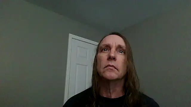 Magnus Luv online show from May 2026 08:18:01 PM