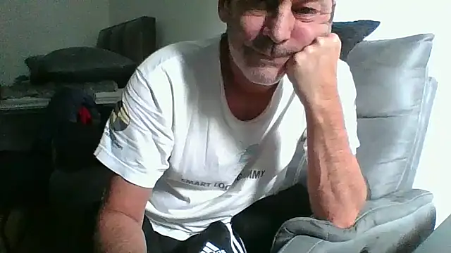 Snapshot of CanCumALot chatting on May 2026 12:44:01 PM CanCumALot online show from May 2026 12:44:01 PM