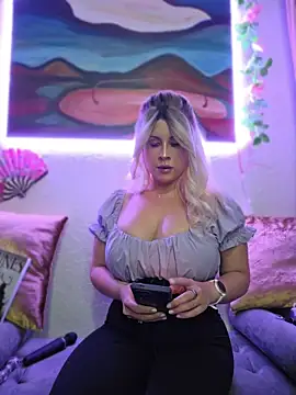 ItsAuroraBorealis online show from May 2026 12:42:02 AM