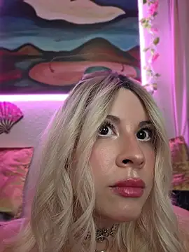 ItsAuroraBorealis online show from May 2026 11:46:02 PM