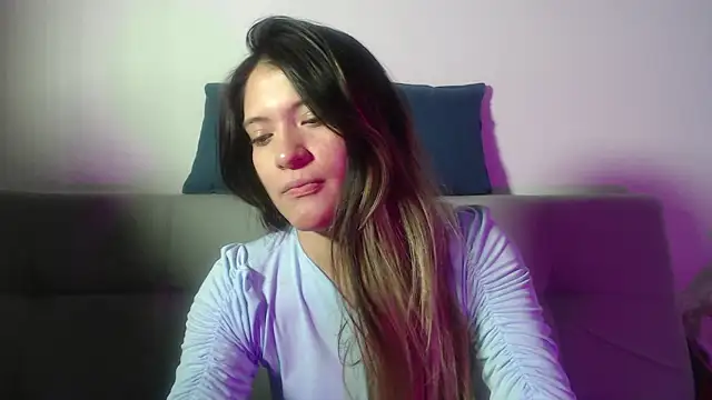 Snapshot of hannajonnes1 chatting on April 2026 01:00:01 AM hannajonnes1 online show from April 2026 01:00:01 AM