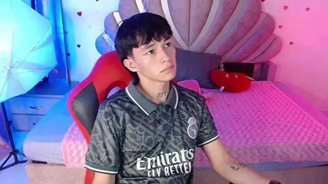 Marco fox723 online show from April 2026 05:48:01 PM