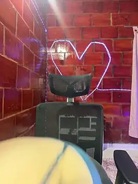 Fresita-12 online show from May 2026 01:41:01 PM