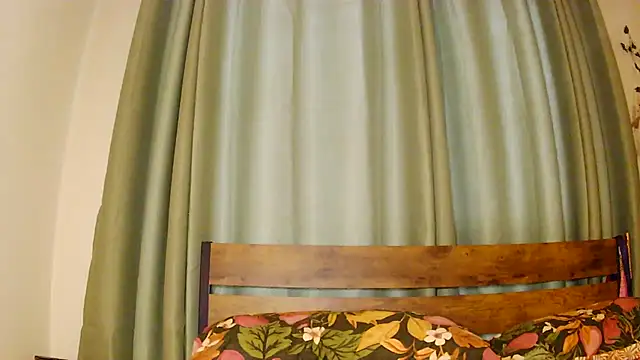 Theone T online show from May 2026 06:22:01 PM