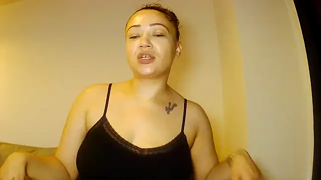 Snapshot of Theone_T chatting on July 2026 07:19:02 AM Theone T online show from July 2026 07:19:02 AM