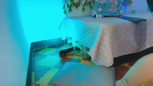 Snapshot of Mahia_wilson chatting on May 2026 02:13:02 PM Mahia wilson online show from May 2026 02:13:02 PM