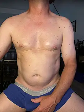 GeetarLuvver online show from August 2026 11:02:01 PM