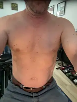 GeetarLuvver online show from April 2026 05:30:01 PM