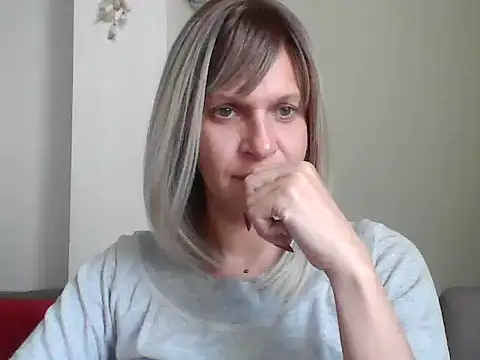 SweetLilTrouble online show from April 2026 11:25:01 AM
