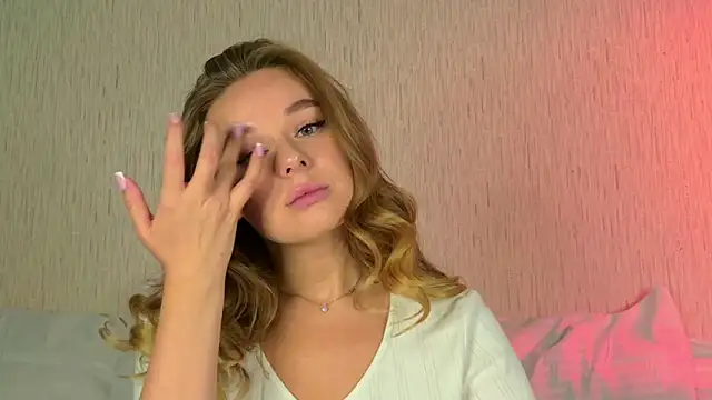 BeaEsmont online show from April 2026 07:47:01 AM