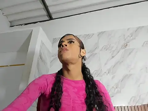 stefani robles online show from May 2026 12:19:01 AM
