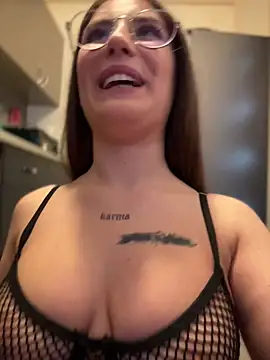 Snapshot of vanessa_anne chatting on April 2026 12:01:02 PM vanessa anne online show from April 2026 12:01:02 PM