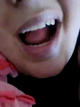 criscvwolff99 online show from May 2026 10:22:01 AM