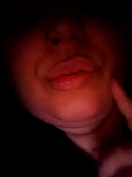 criscvwolff99 online show from April 2026 03:52:01 AM
