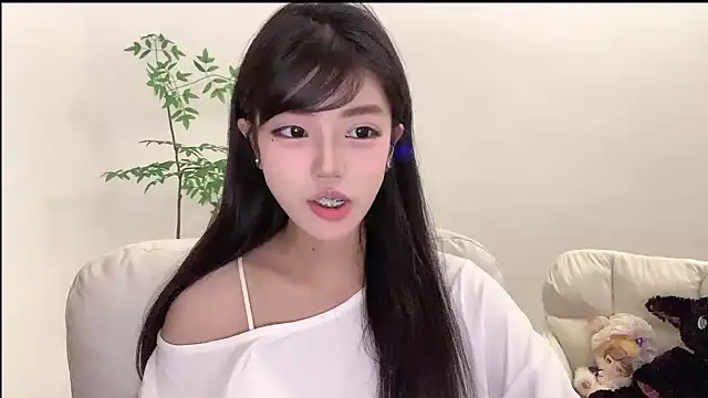 Snapshot of Kitteovo chatting on May 2026 09:48:02 AM Kitteovo online show from May 2026 09:48:02 AM