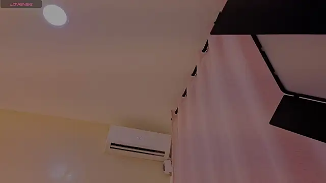 sweetkimmie  online show from April 2026 11:17:01 AM