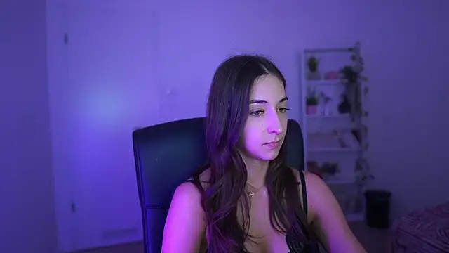 Crystalbrunette18 online show from April 2026 06:25:02 PM