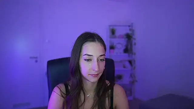 Crystalbrunette18 online show from April 2026 06:15:02 PM