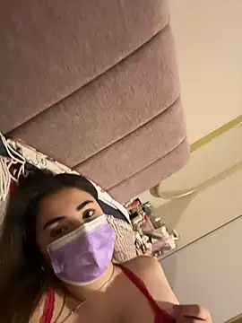 AnnieCartier online show from May 2026 02:47:01 PM