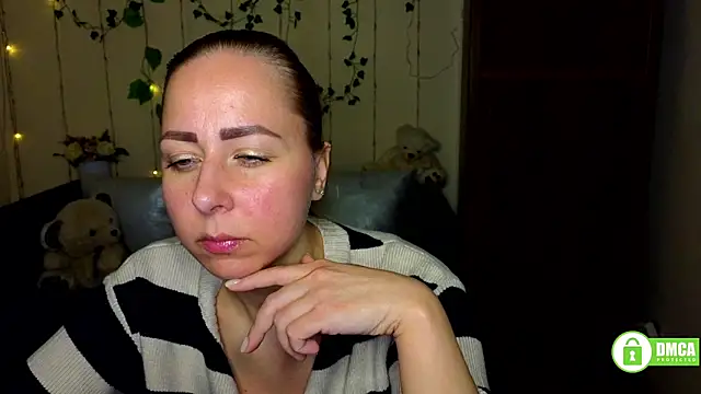 Snapshot of Alicewonderrmiss chatting on April 2026 11:22:02 AM Alicewonderrmiss online show from April 2026 11:22:02 AM