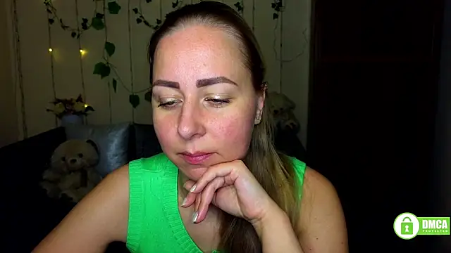 Snapshot of Alicewonderrmiss chatting on April 2026 05:31:02 AM Alicewonderrmiss online show from April 2026 05:31:02 AM