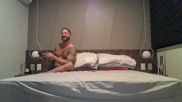 Snapshot of sexy_couple82 chatting on April 2026 04:03:01 AM sexy couple82 online show from April 2026 04:03:01 AM